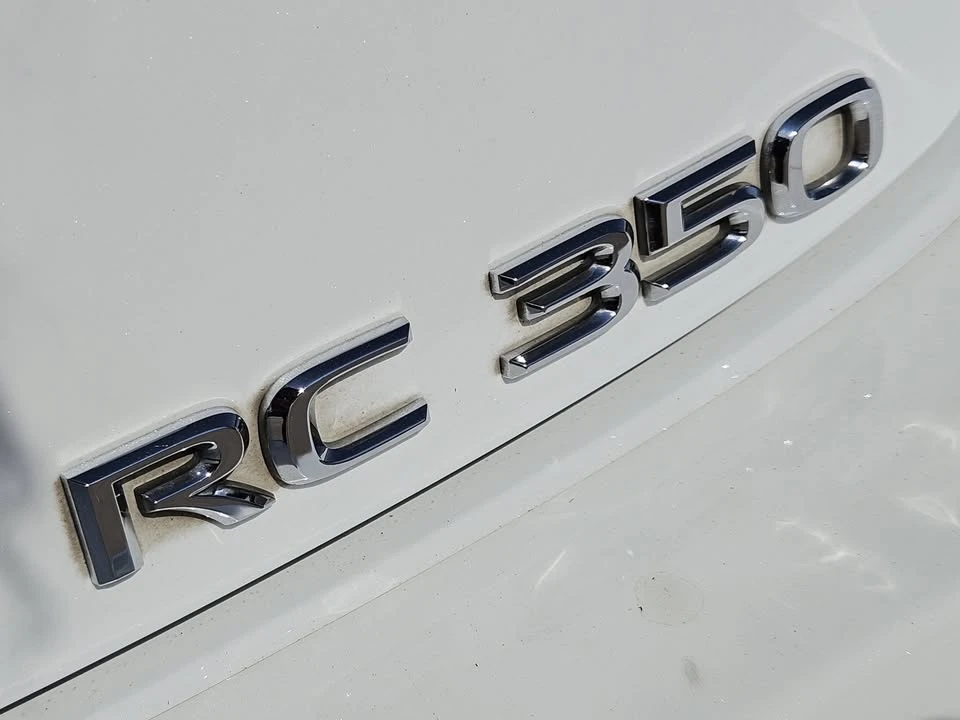 2015 Lexus RC - Image 8 of 18