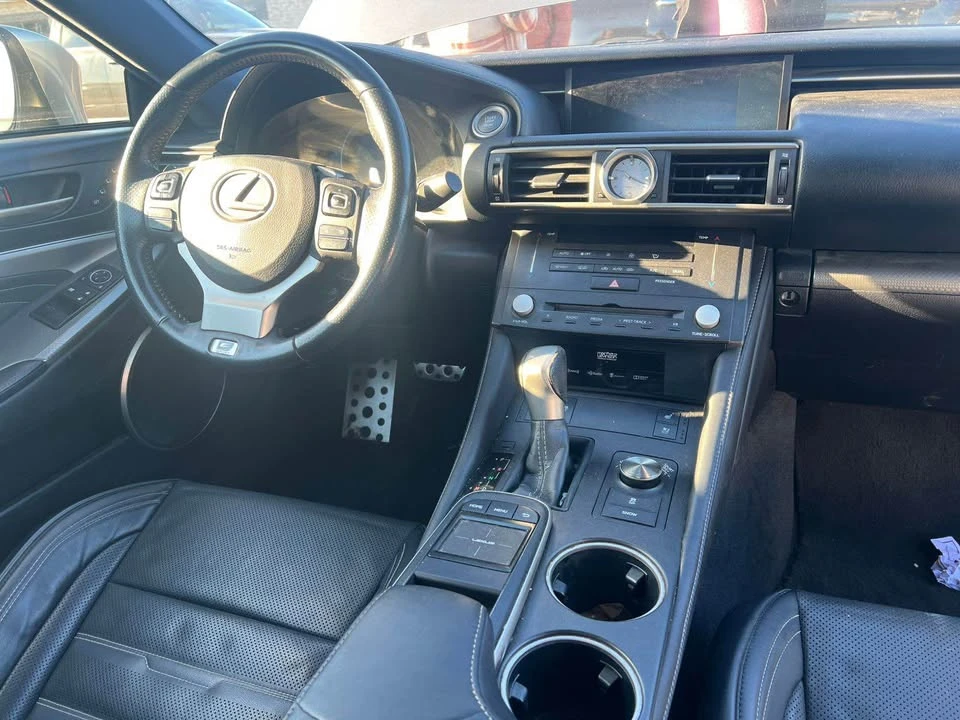 2015 Lexus RC - Image 4 of 9