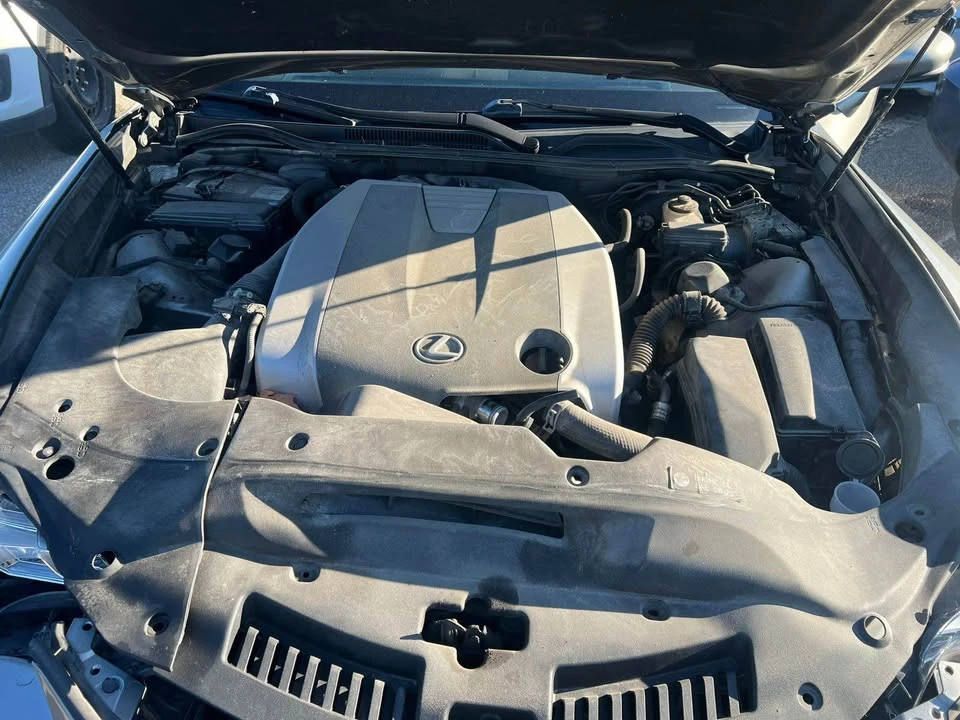 2015 Lexus RC - Image 8 of 9