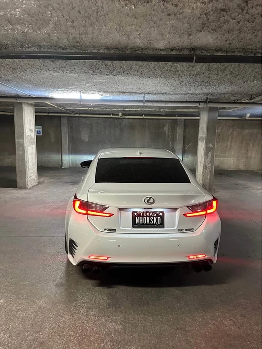 2015 Lexus RC F - Image 7 of 10