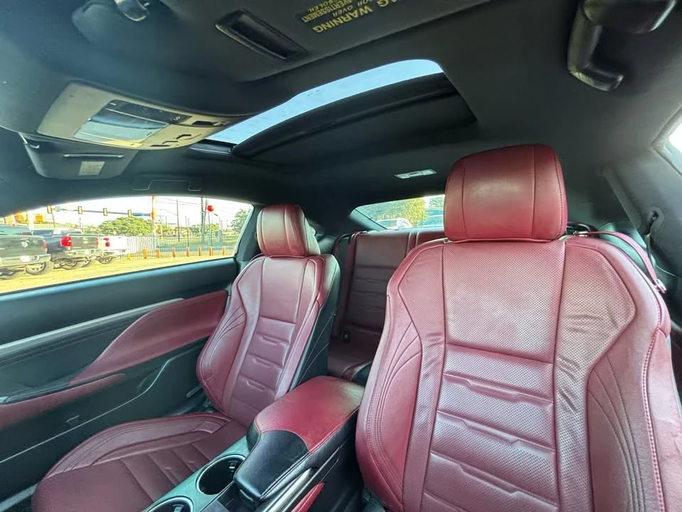 2015 Lexus RC - Image 9 of 14