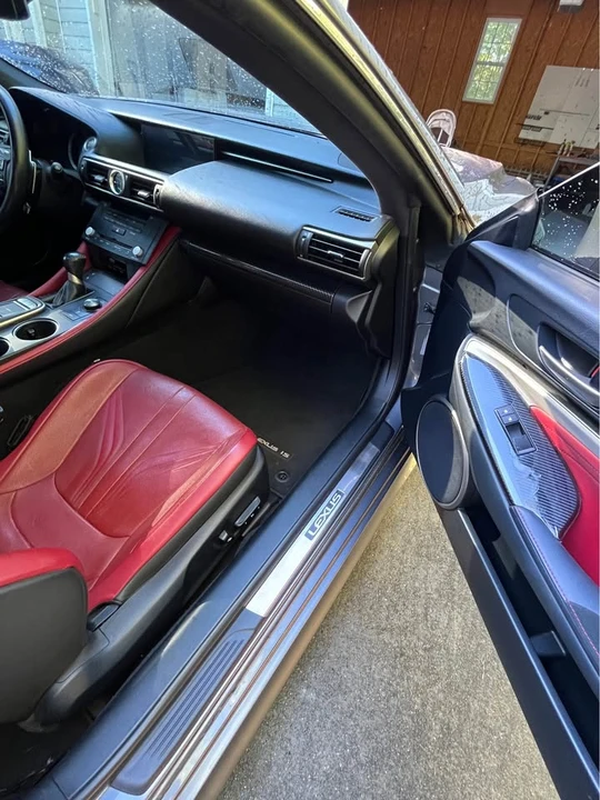 2015 Lexus RC F - Image 8 of 10