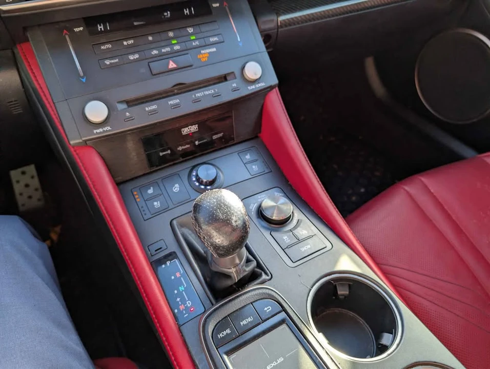 2015 Lexus RC F - Image 17 of 18