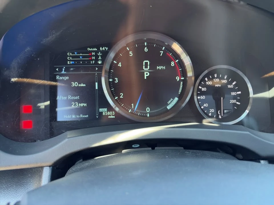 2015 Lexus RC F - Image 10 of 20