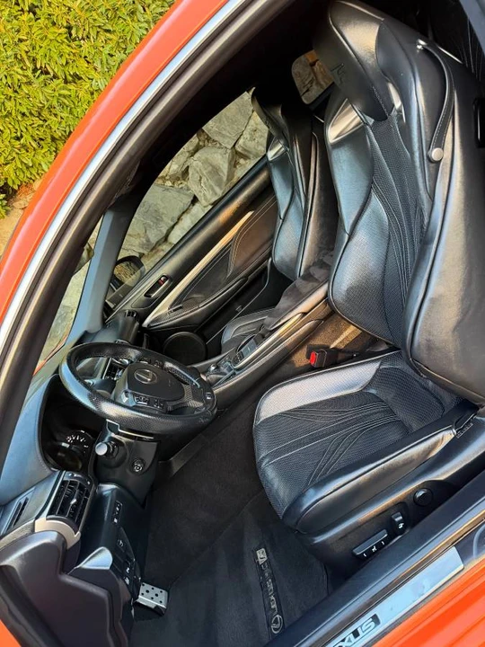 2015 Lexus RC F - Image 15 of 24