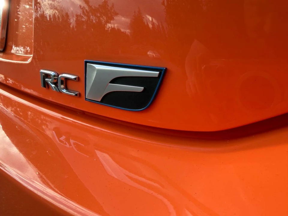 2015 Lexus RC F - Image 12 of 24