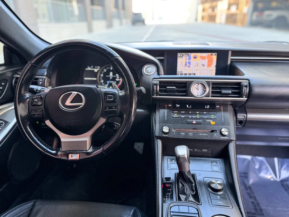 2015 Lexus RC - Image 11 of 14