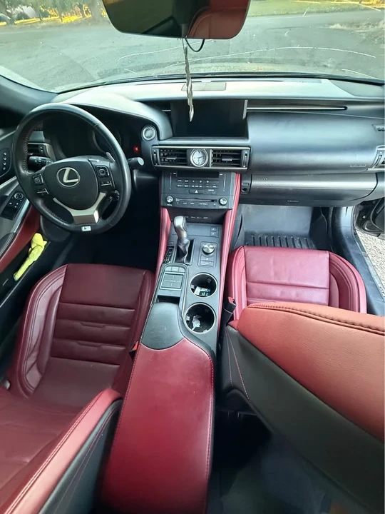 2015 Lexus RC - Image 8 of 9