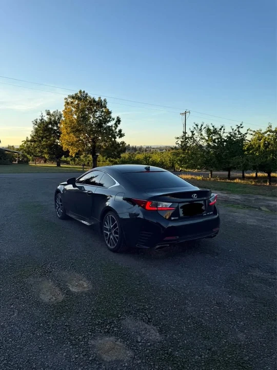 2015 Lexus RC - Image 2 of 9