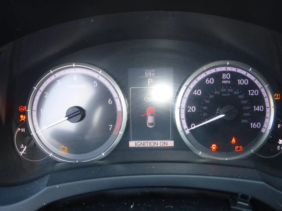 2015 Lexus RC - Image 10 of 14