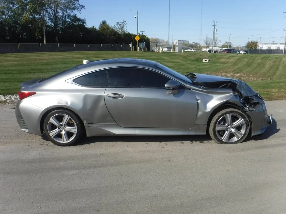 2015 Lexus RC - Image 4 of 14