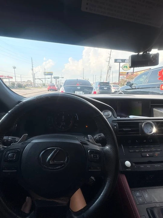 2015 Lexus RC - Image 11 of 13