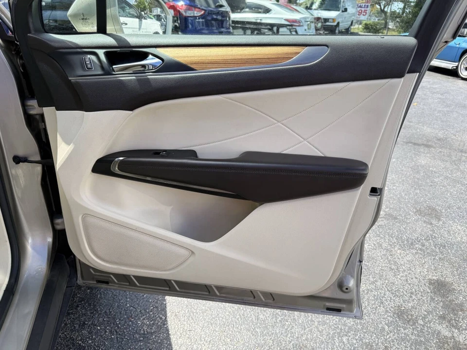 2015 Lincoln MKC - Image 17 of 21
