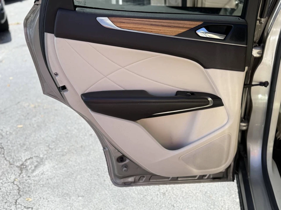 2015 Lincoln MKC - Image 11 of 21