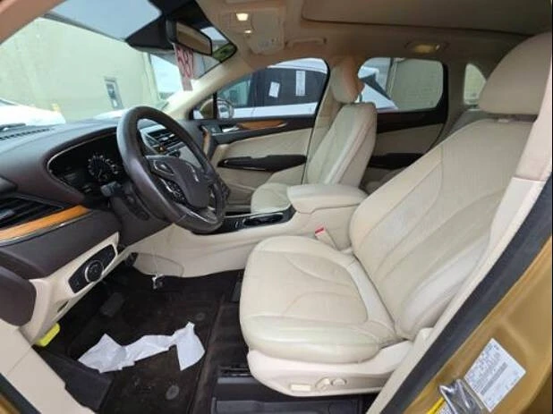 2015 Lincoln MKC - Image 9 of 12