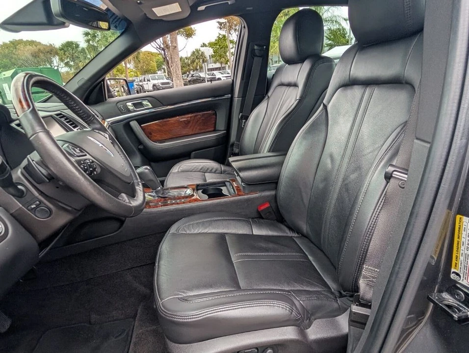 2015 Lincoln MKS - Image 11 of 21