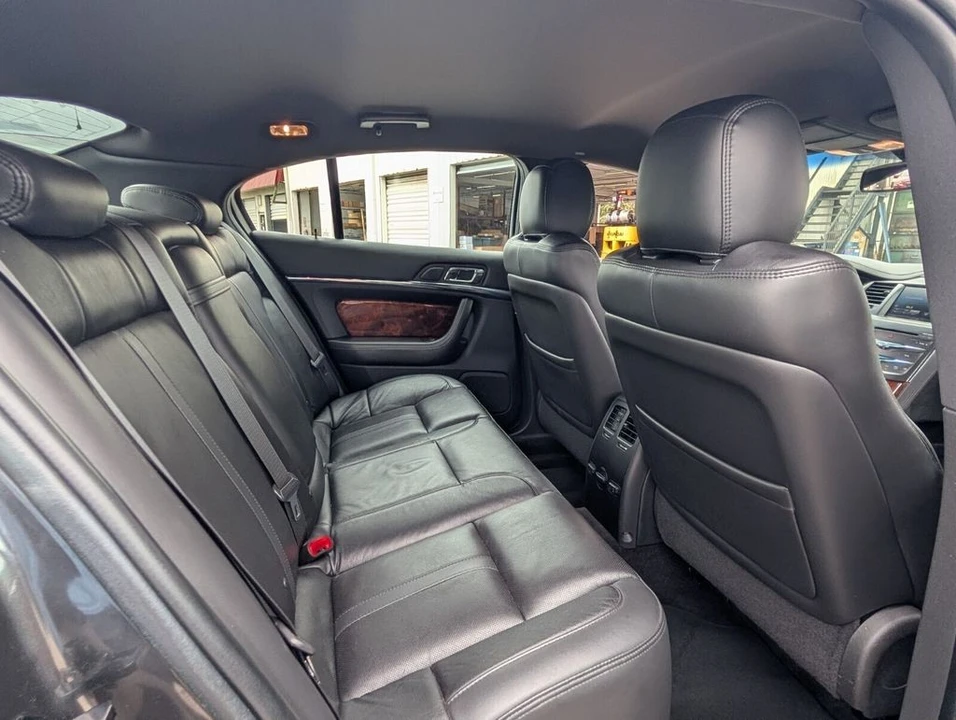 2015 Lincoln MKS - Image 16 of 21