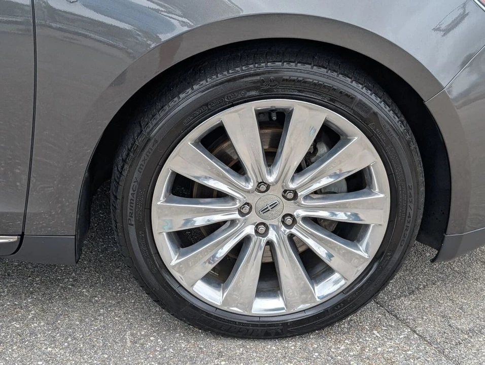 2015 Lincoln MKS - Image 9 of 21