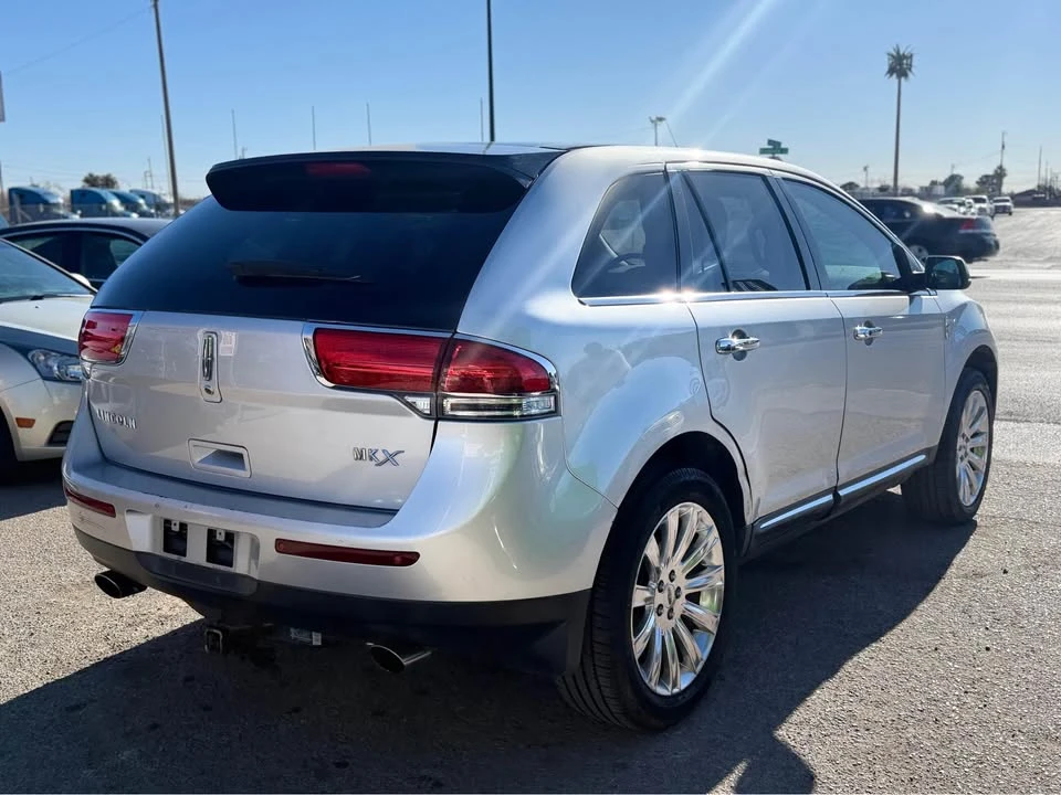 2015 Lincoln MKT - Image 5 of 5