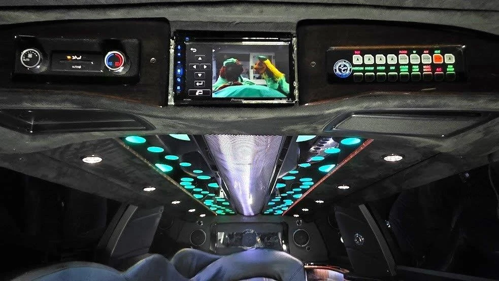 2015 Lincoln MKT - Image 16 of 20