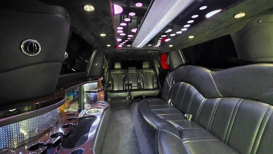 2015 Lincoln MKT - Image 15 of 20