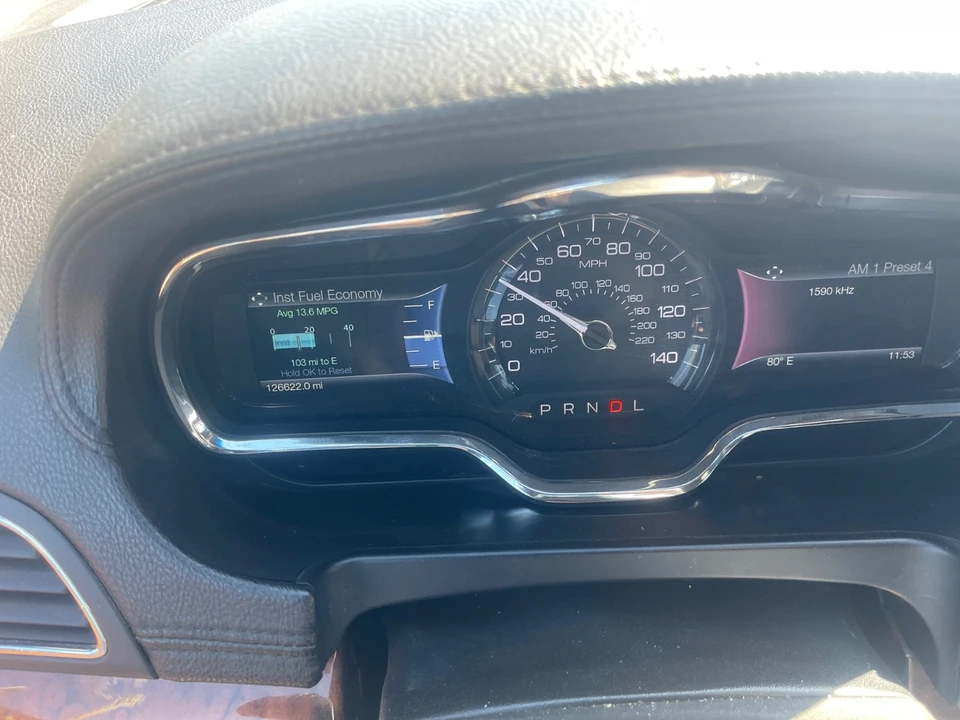 2015 Lincoln MKT - Image 14 of 16
