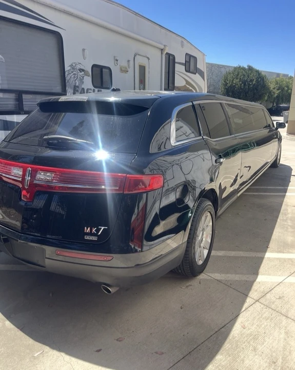 2015 Lincoln MKT - Image 4 of 7