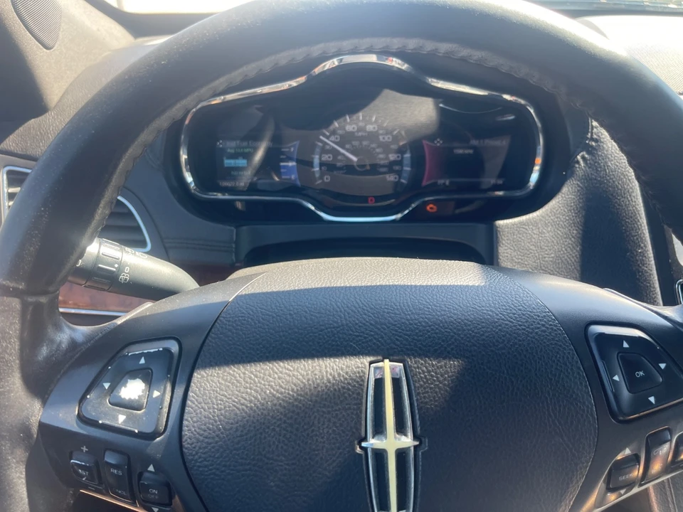 2015 Lincoln MKT - Image 15 of 16