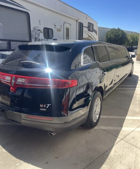 2015 Lincoln MKT - Image 3 of 16