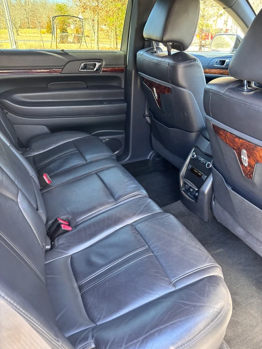 2015 Lincoln MKT - Image 8 of 18