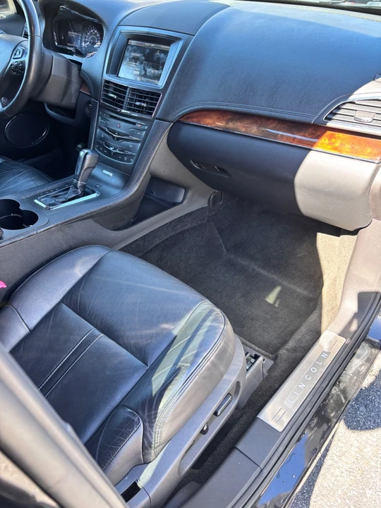 2015 Lincoln MKT - Image 10 of 18