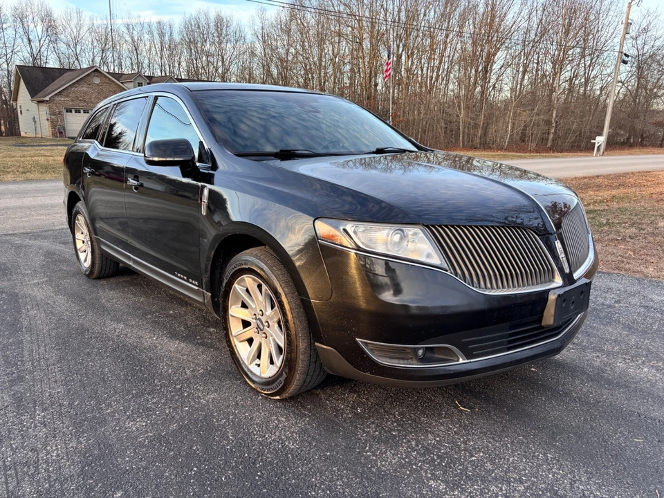 2015 Lincoln MKT - Image 2 of 18