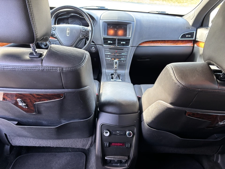 2015 Lincoln MKT - Image 16 of 21