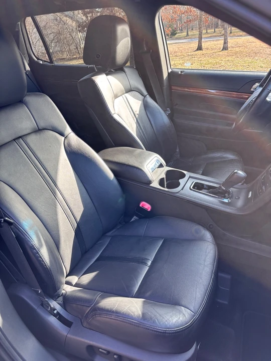 2015 Lincoln MKT - Image 19 of 21
