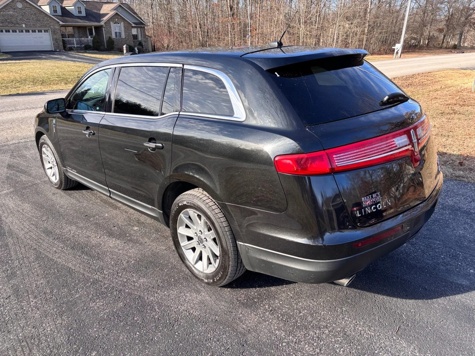 2015 Lincoln MKT - Image 12 of 21