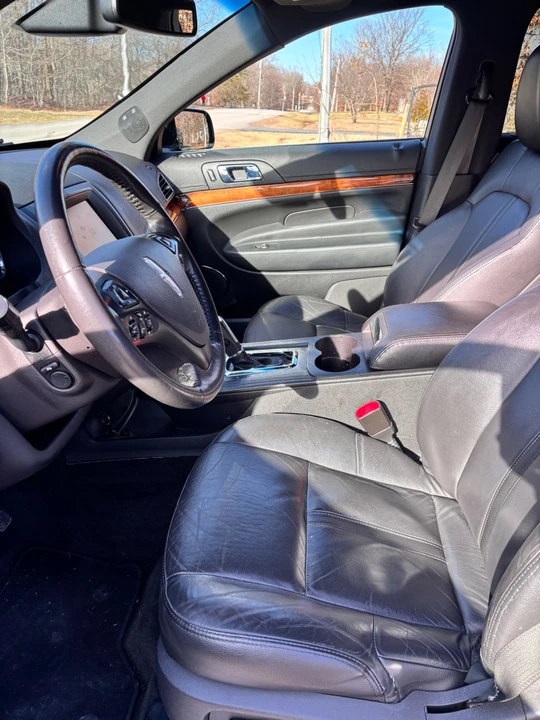 2015 Lincoln MKT - Image 20 of 21