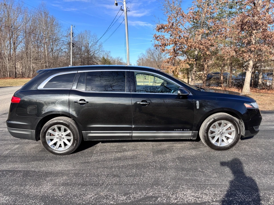 2015 Lincoln MKT - Image 8 of 21