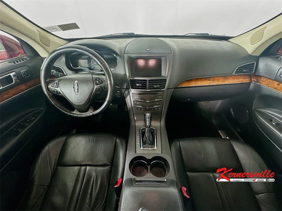 2015 Lincoln MKT - Image 10 of 12