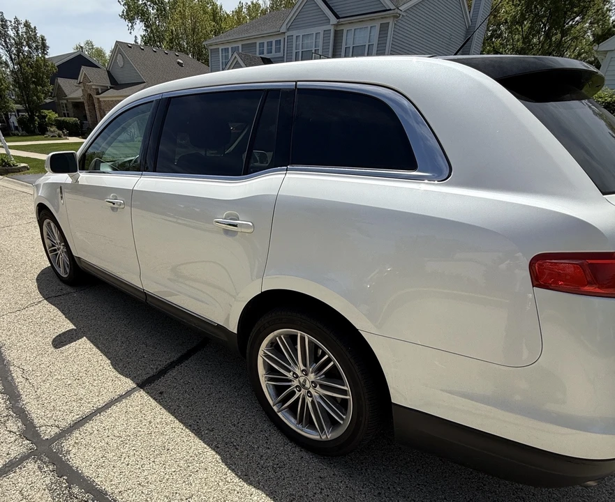 2015 Lincoln MKT - Image 14 of 21
