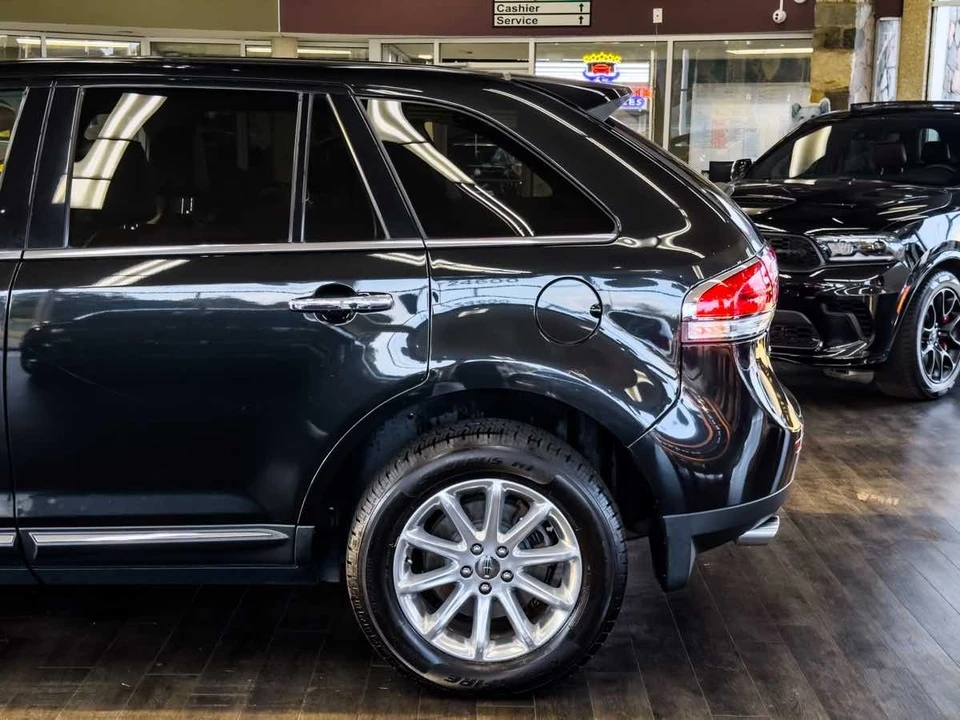 2015 Lincoln MKX - Image 9 of 12