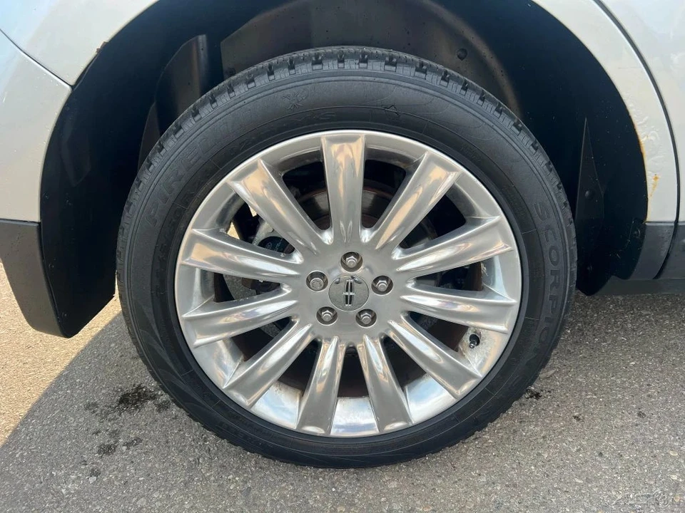 2015 Lincoln MKX - Image 15 of 21