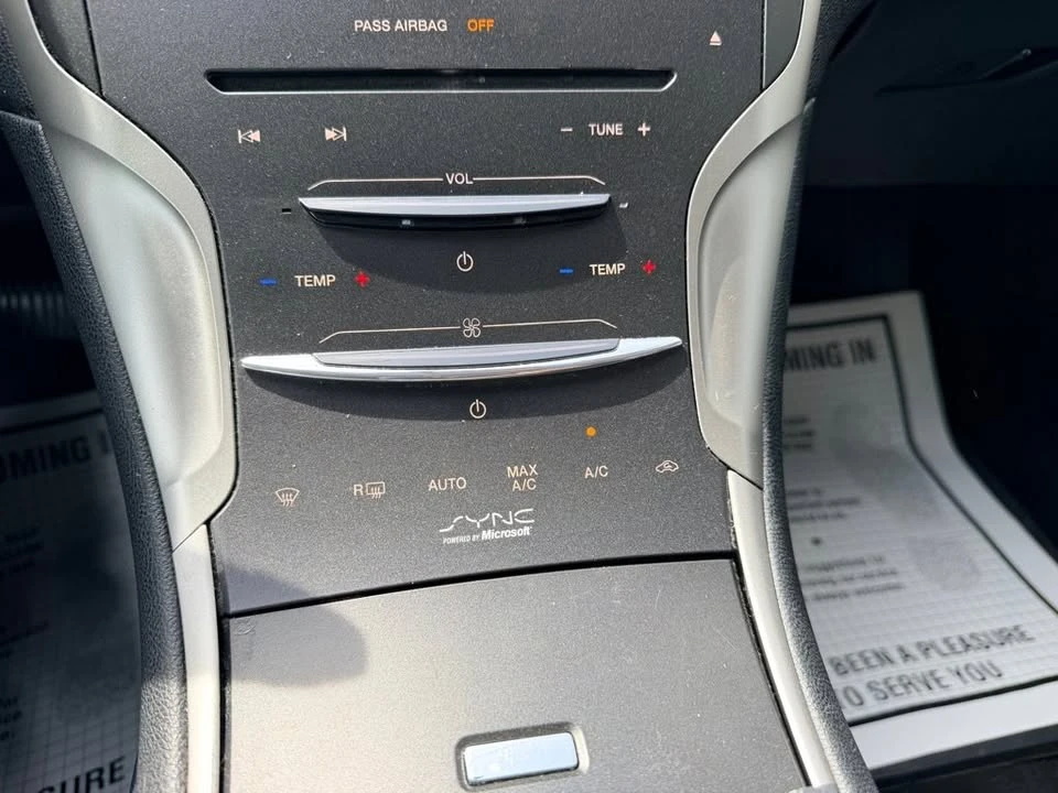 2015 Lincoln MKZ - Image 16 of 17