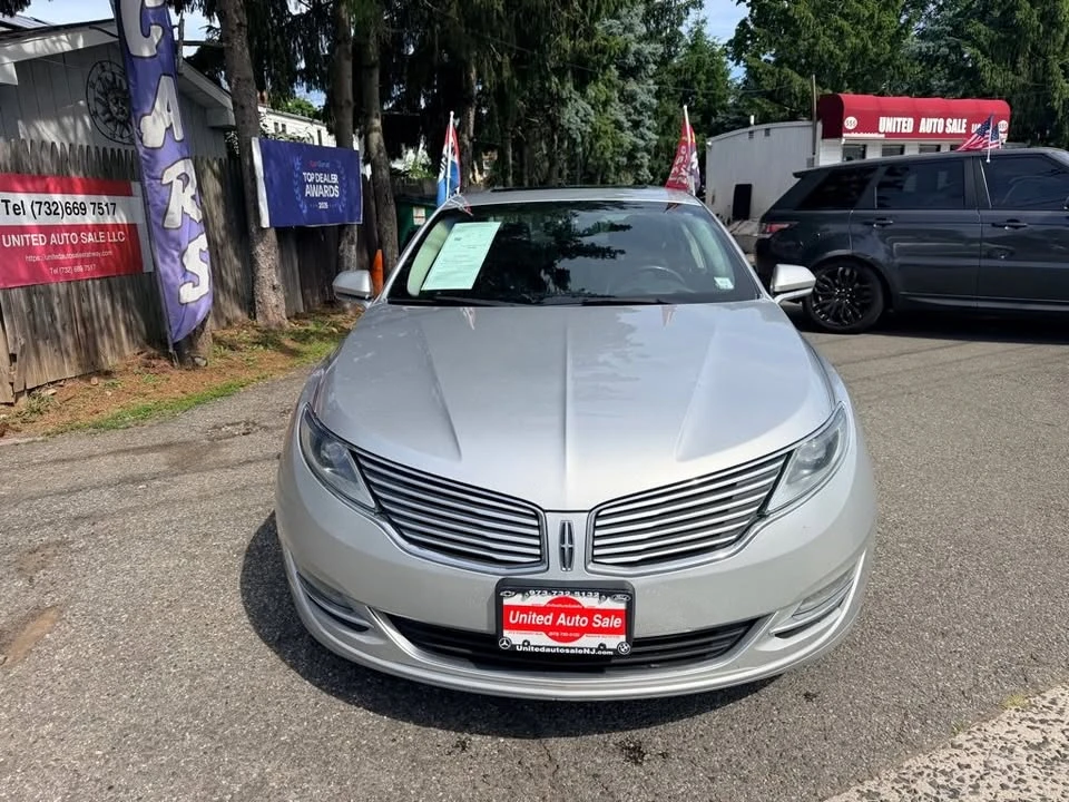 2015 Lincoln MKZ - Image 2 of 17