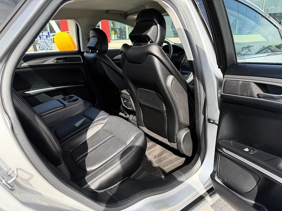2015 Lincoln MKZ - Image 12 of 31