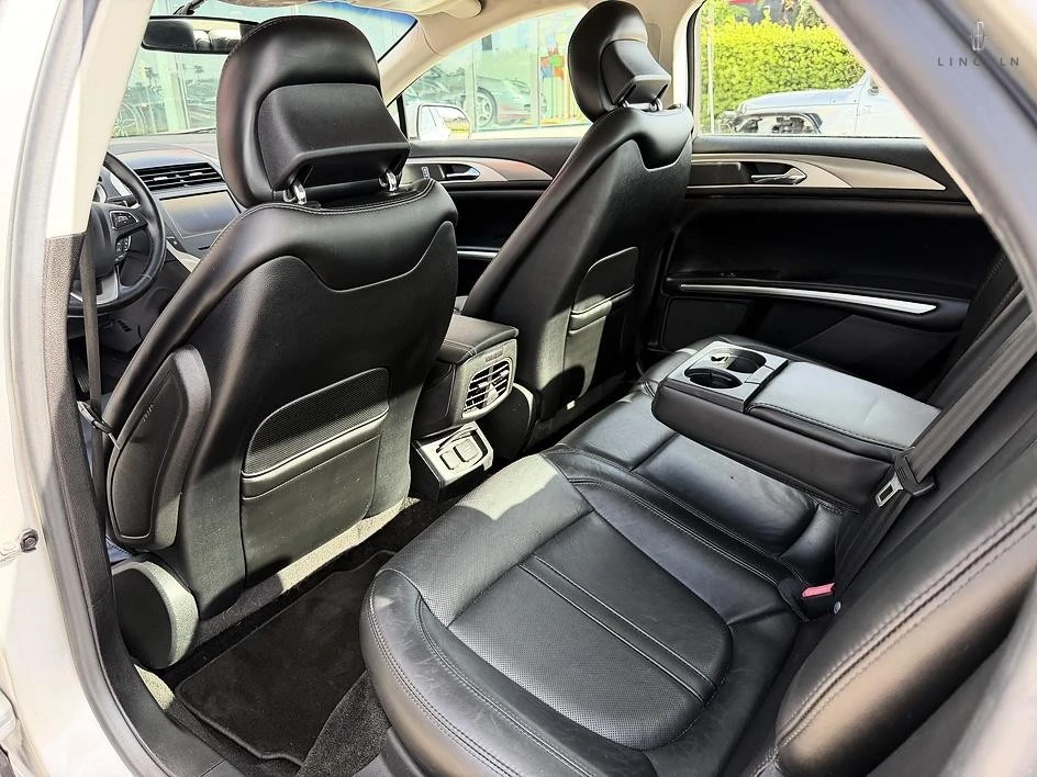 2015 Lincoln MKZ - Image 29 of 31