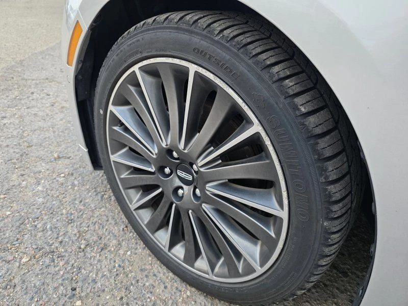 2015 Lincoln MKZ - Image 9 of 31