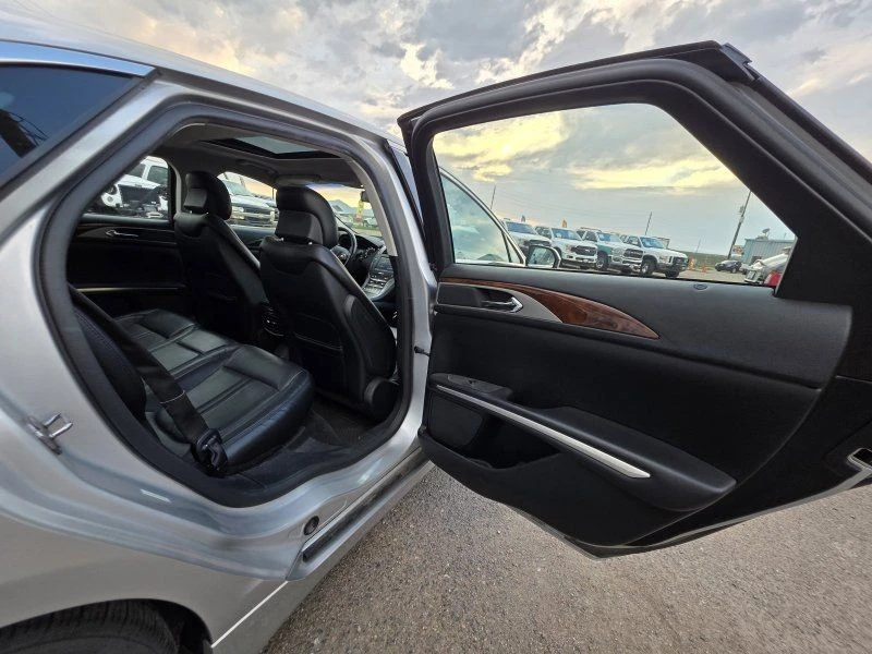 2015 Lincoln MKZ - Image 26 of 31
