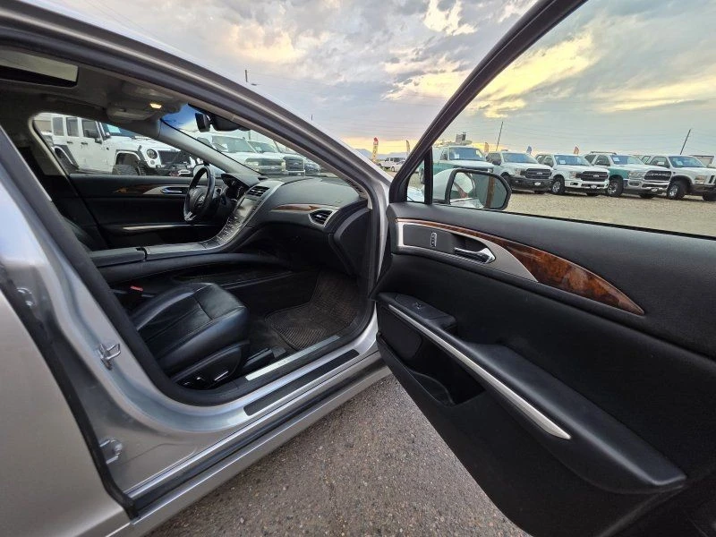 2015 Lincoln MKZ - Image 29 of 31