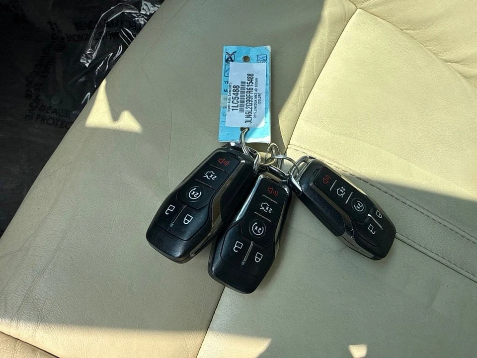 2015 Lincoln MKZ - Image 18 of 22