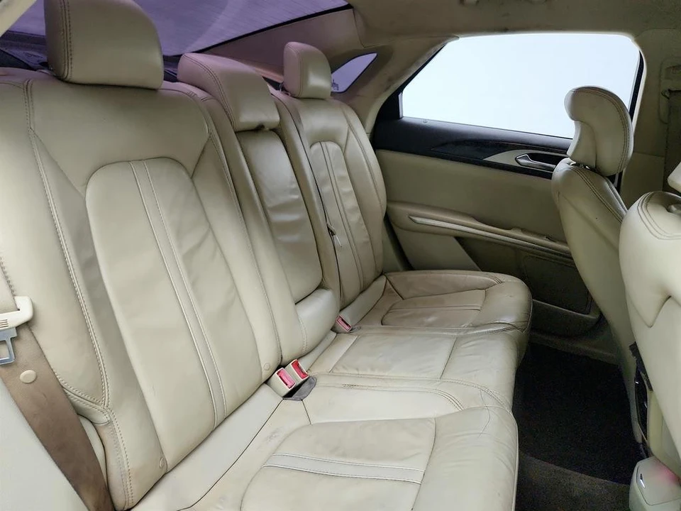 2015 Lincoln MKZ - Image 27 of 31
